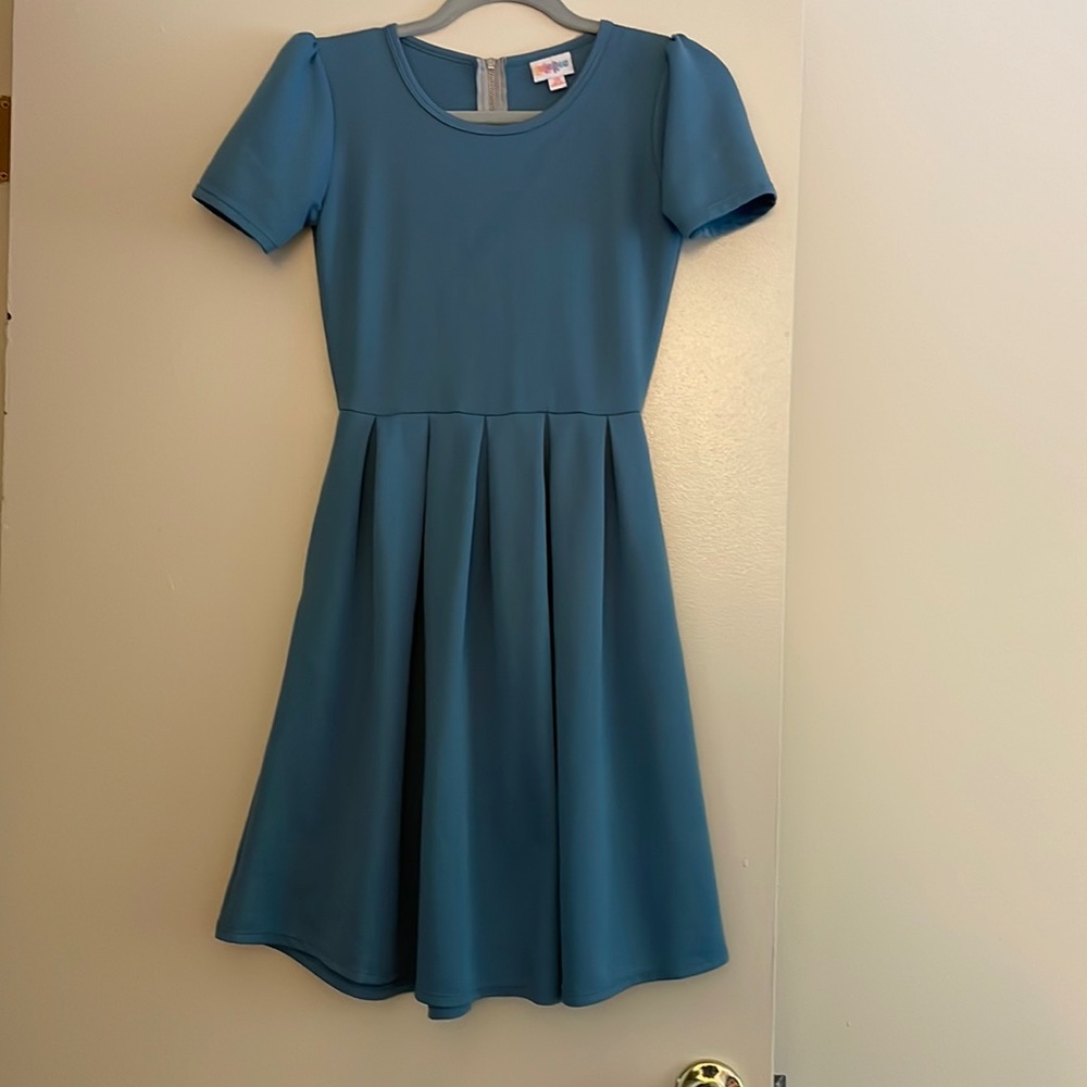 XS LulaRoe Amelia dress in blue.
